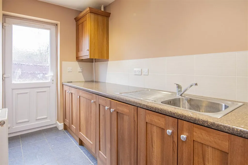 Ripon Court, Corby, photo 5