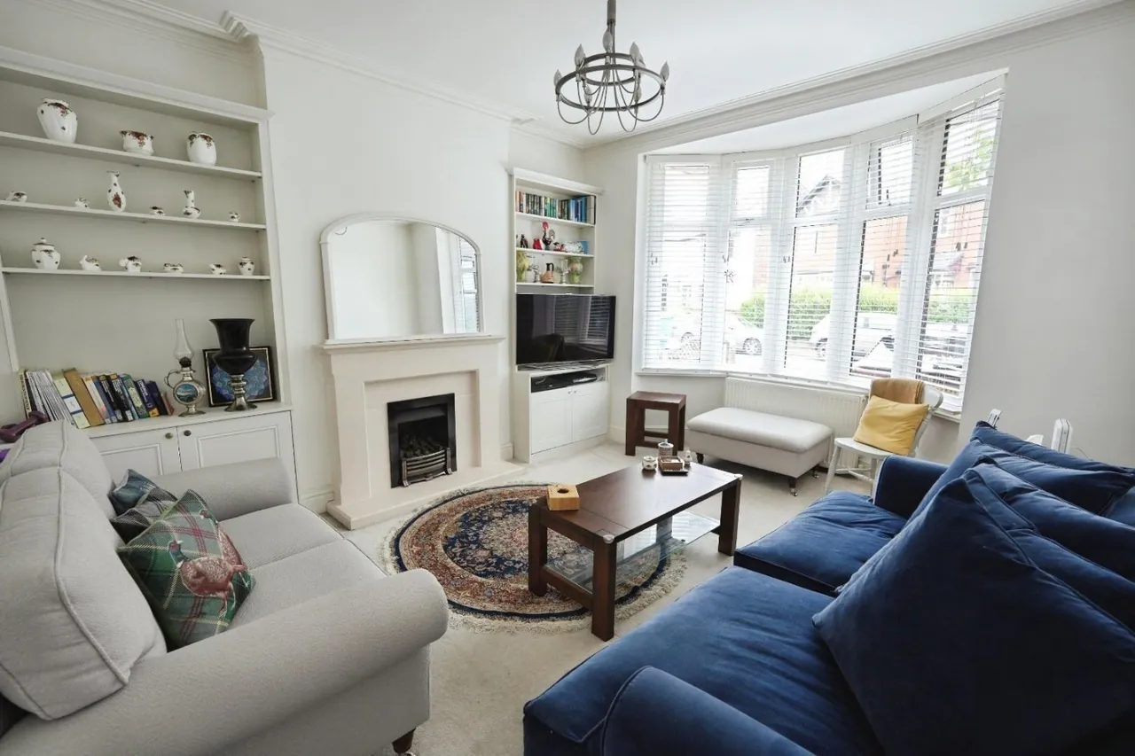 5 bed house for sale — Chretien Road, Manchester