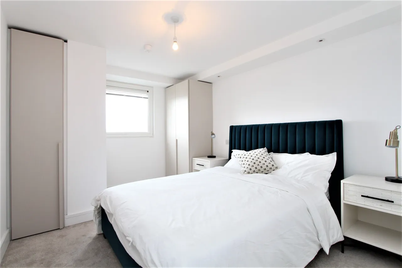 Station Road, HA8, photo 3