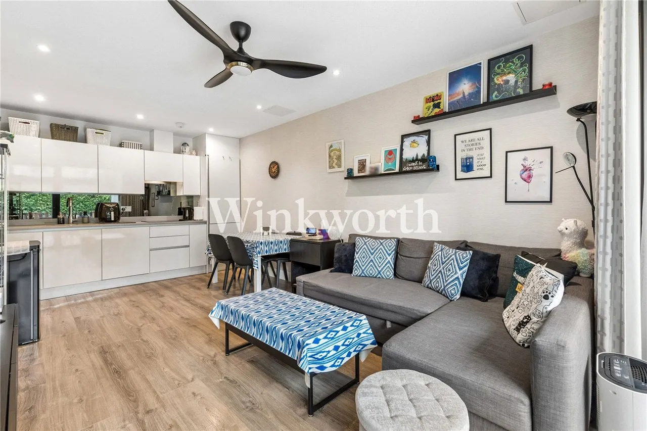 Canning Crescent, Wood Green, N22, photo 4