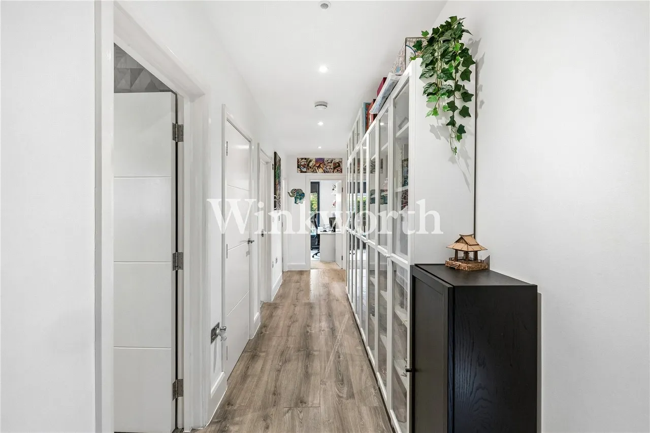 Canning Crescent, Wood Green, N22, photo 9