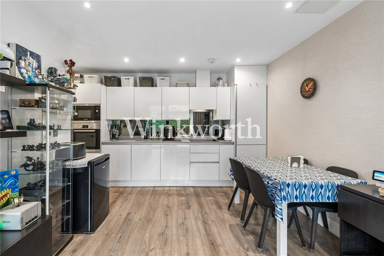 Canning Crescent, Wood Green, N22, photo 5