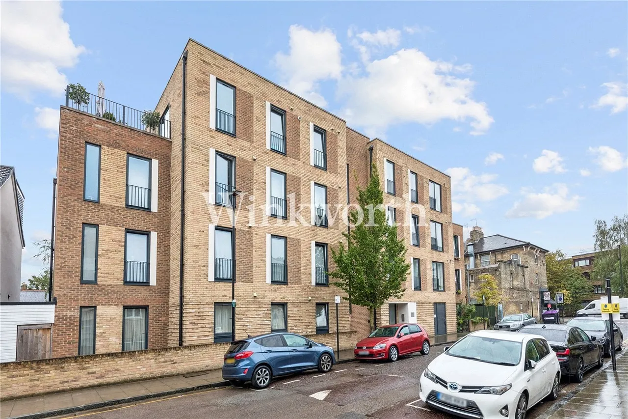 Canning Crescent, Wood Green, N22, photo 2