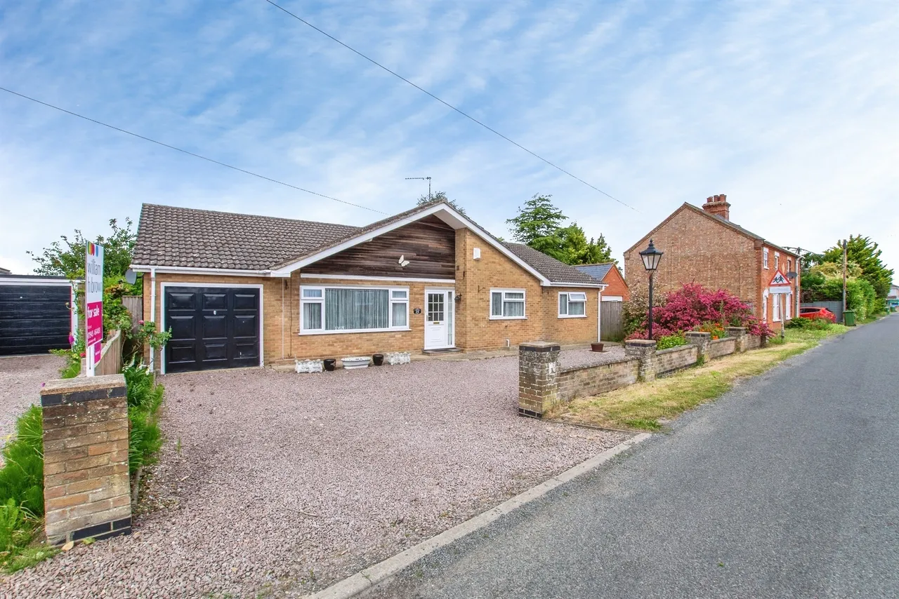 3 bed house for sale, Hollycroft Road, Emneth, PE14