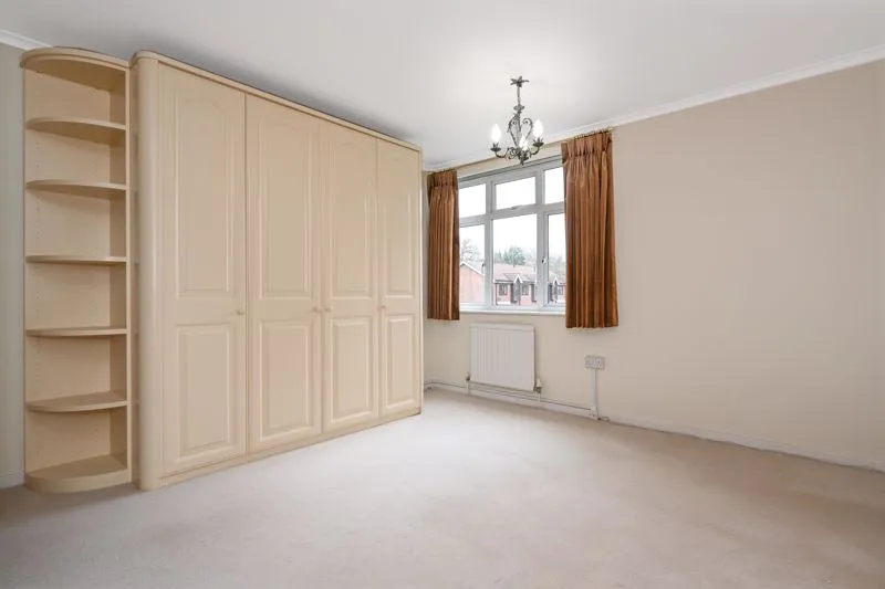 Station Avenue, Walton-On-Thames KT12 1NG, photo 7