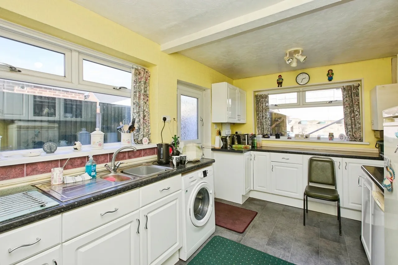 Yew Tree Road, Newhall, DE11, photo 4