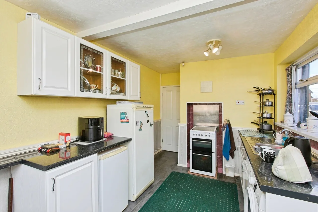 Yew Tree Road, Newhall, DE11, photo 10