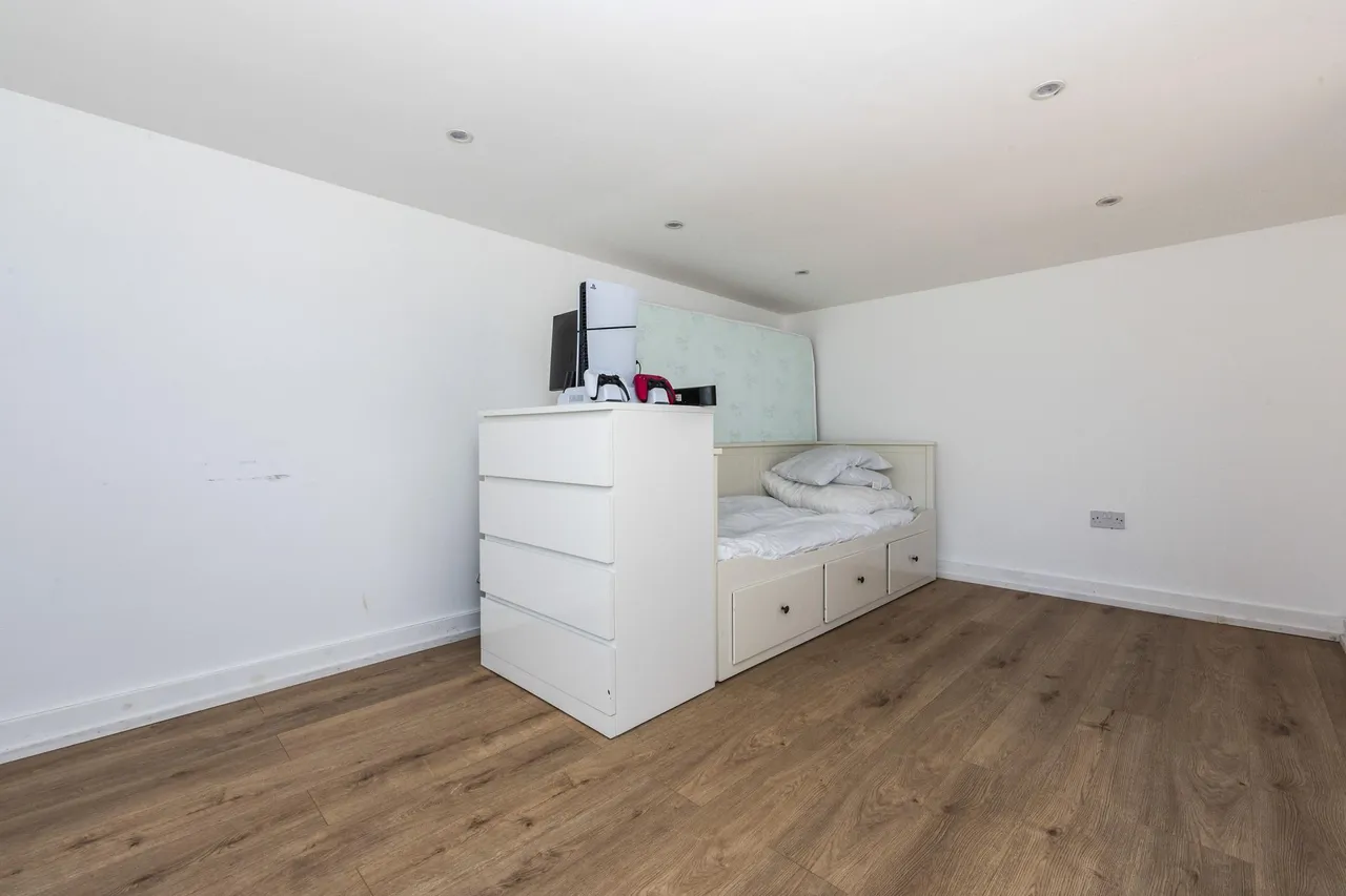 Miller Road, Gravesend, DA12, photo 18