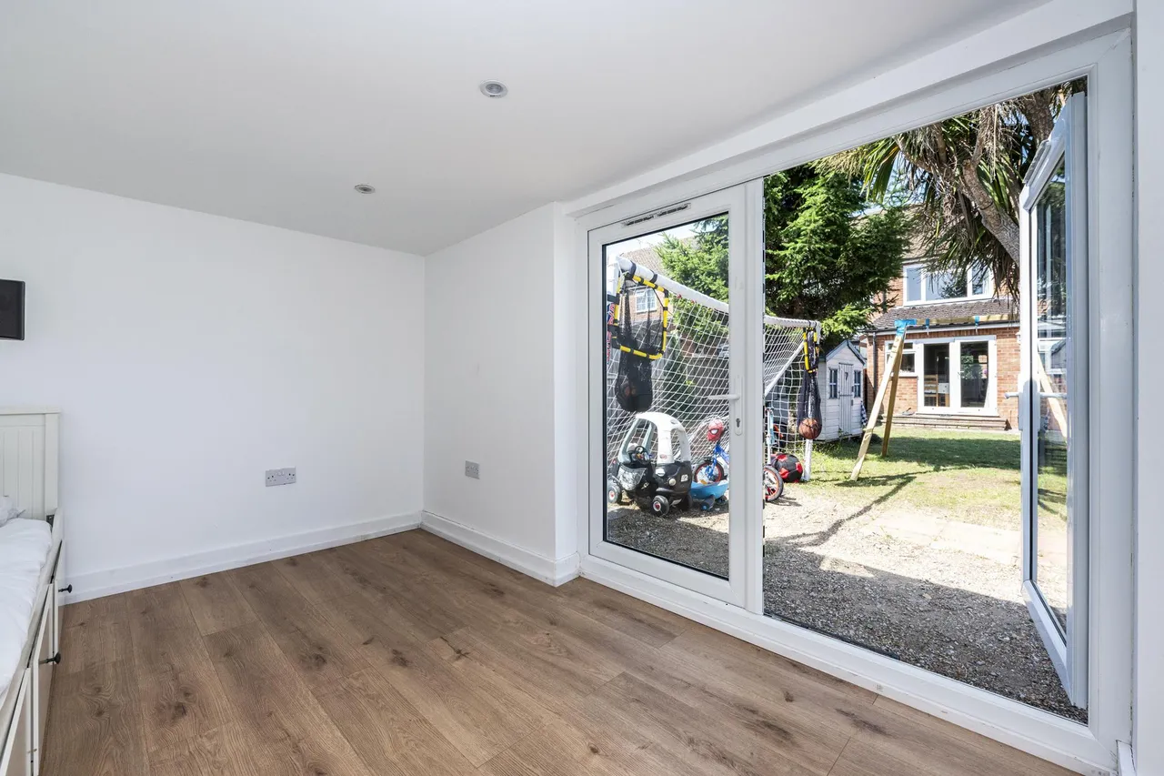 Miller Road, Gravesend, DA12, photo 17