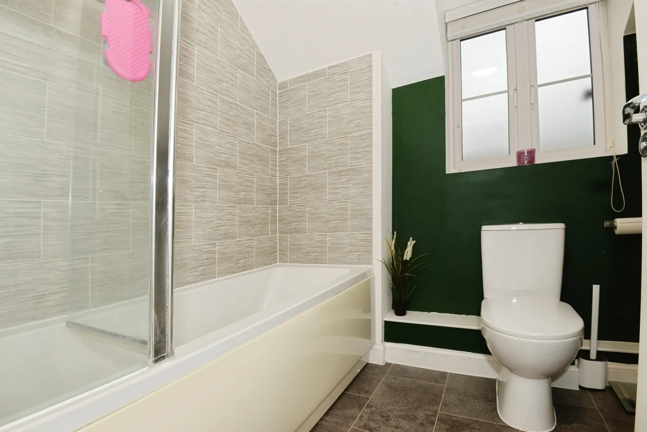 Ashmole Place, Wokingham, RG40, photo 13