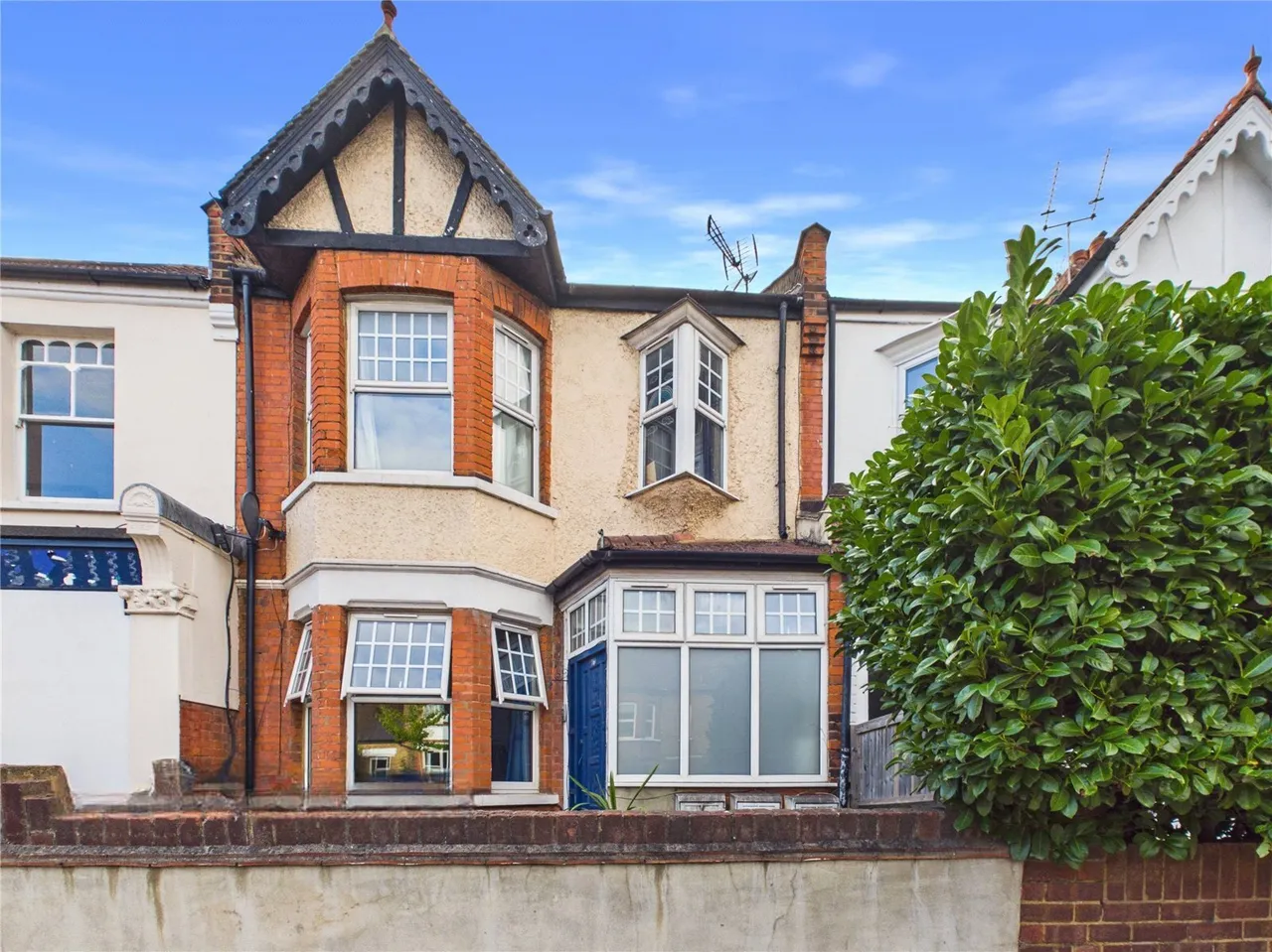2 bed flat to rent, Stanley Road, Teddington, TW11