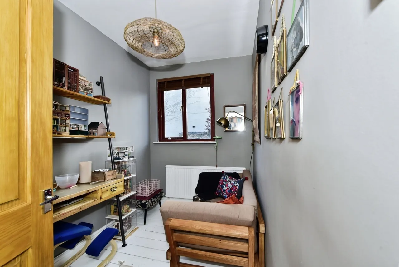 Cross Lane, Sheffield, S10, photo 13