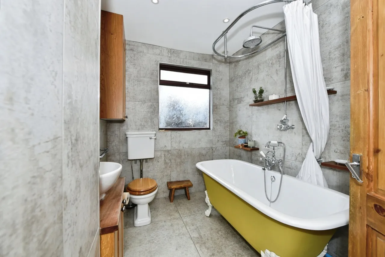 Cross Lane, Sheffield, S10, photo 10