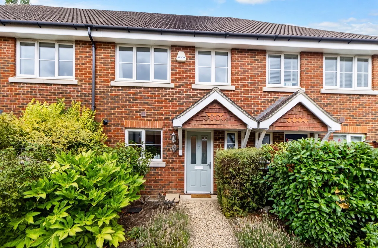 3 bed house for sale, Albion Way, Edenbridge, TN8