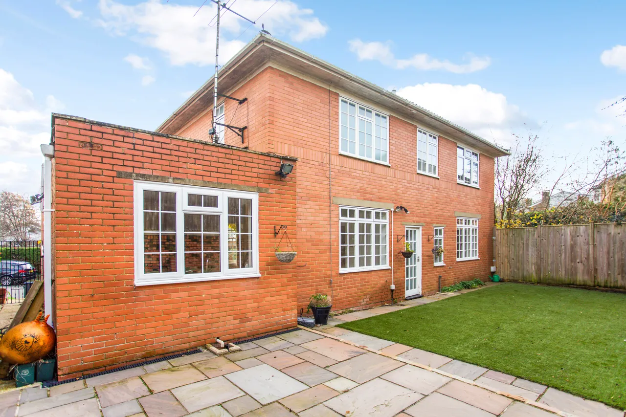 Fairford Close, Haywards Heath, RH16, photo 10