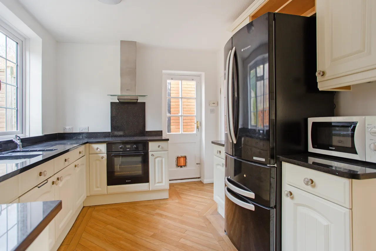 Fairford Close, Haywards Heath, RH16, photo 4