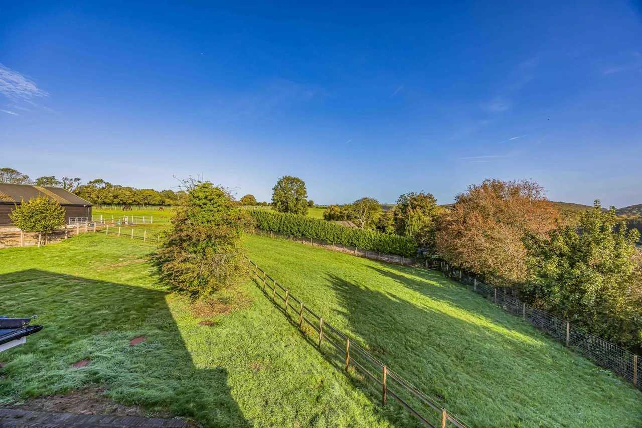 Clanfield, Hampshire, photo 24