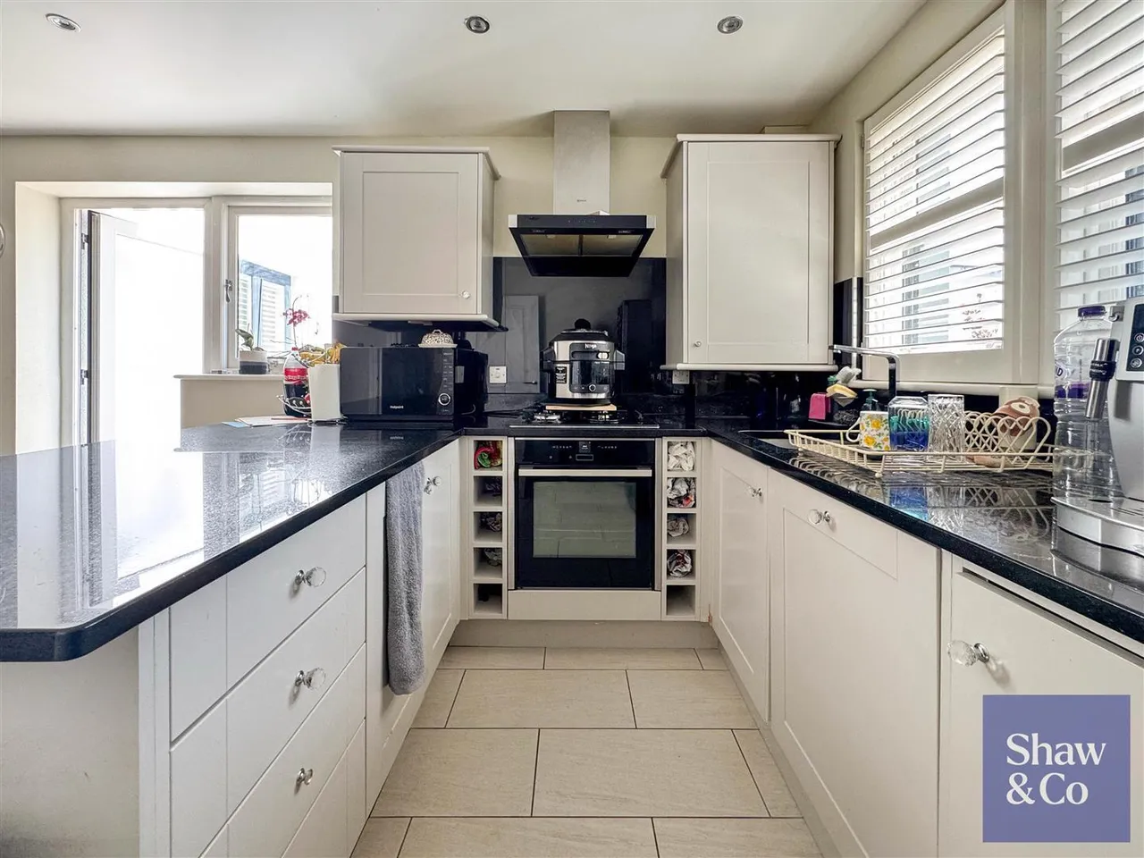 The Mews, Worton Hall, photo 6