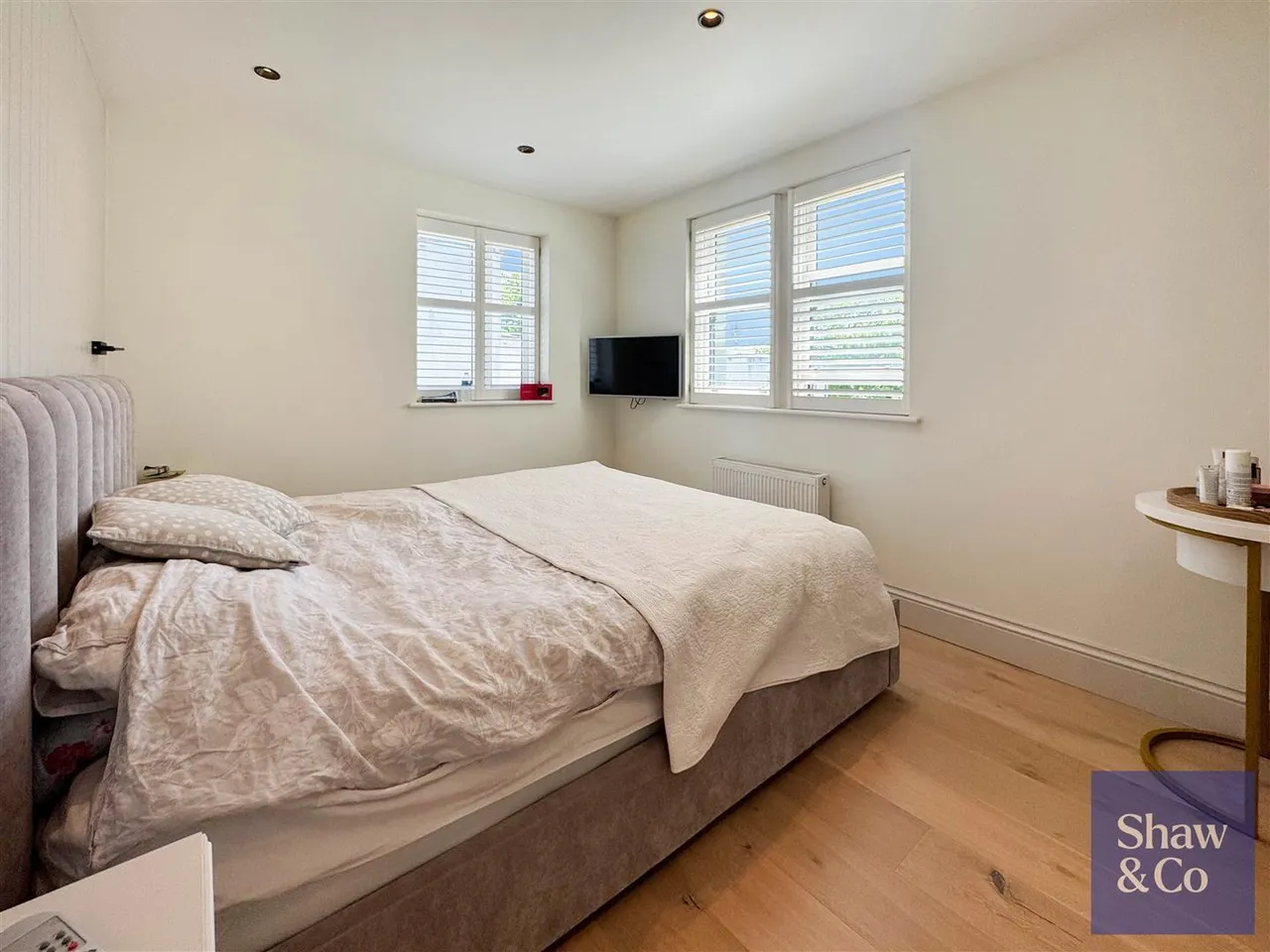 The Mews, Worton Hall, photo 10