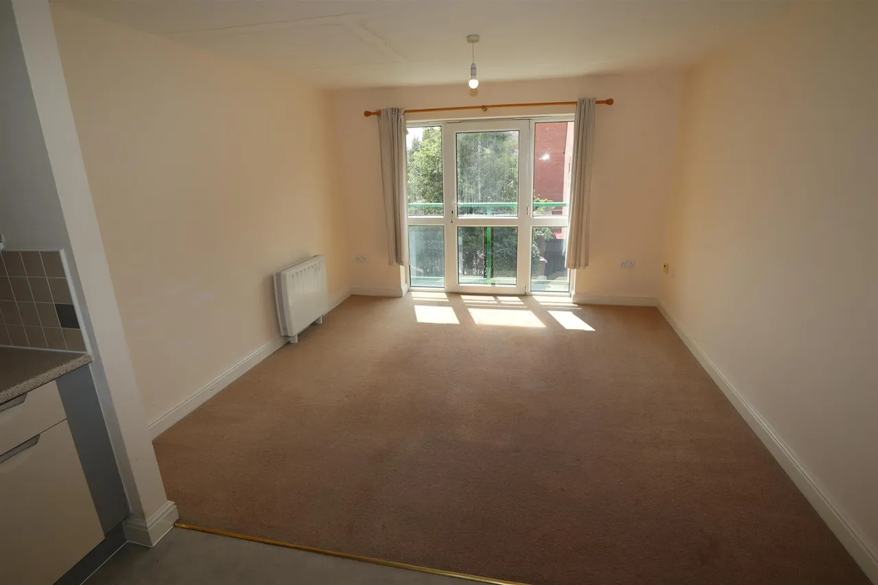 Riverside Drive, Lincoln, LN5, photo 3