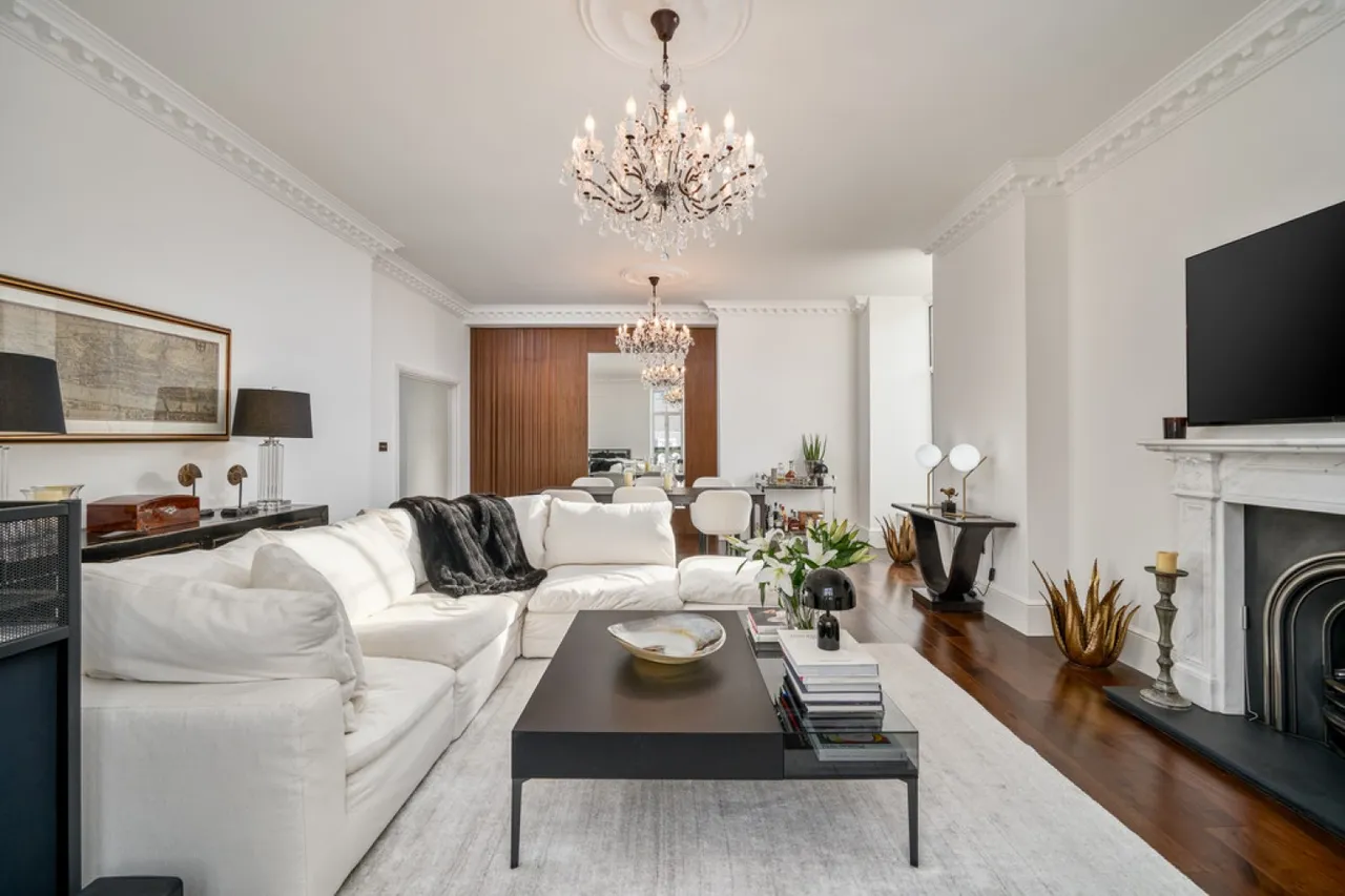 Montagu Mansions, Marylebone, photo 2