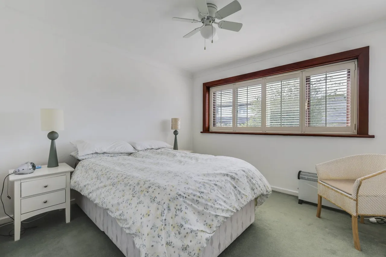 Foxholes Crescent, Calverley, LS28, photo 15