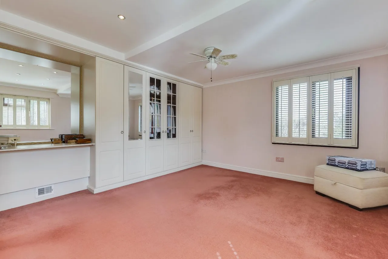 Foxholes Crescent, Calverley, LS28, photo 11