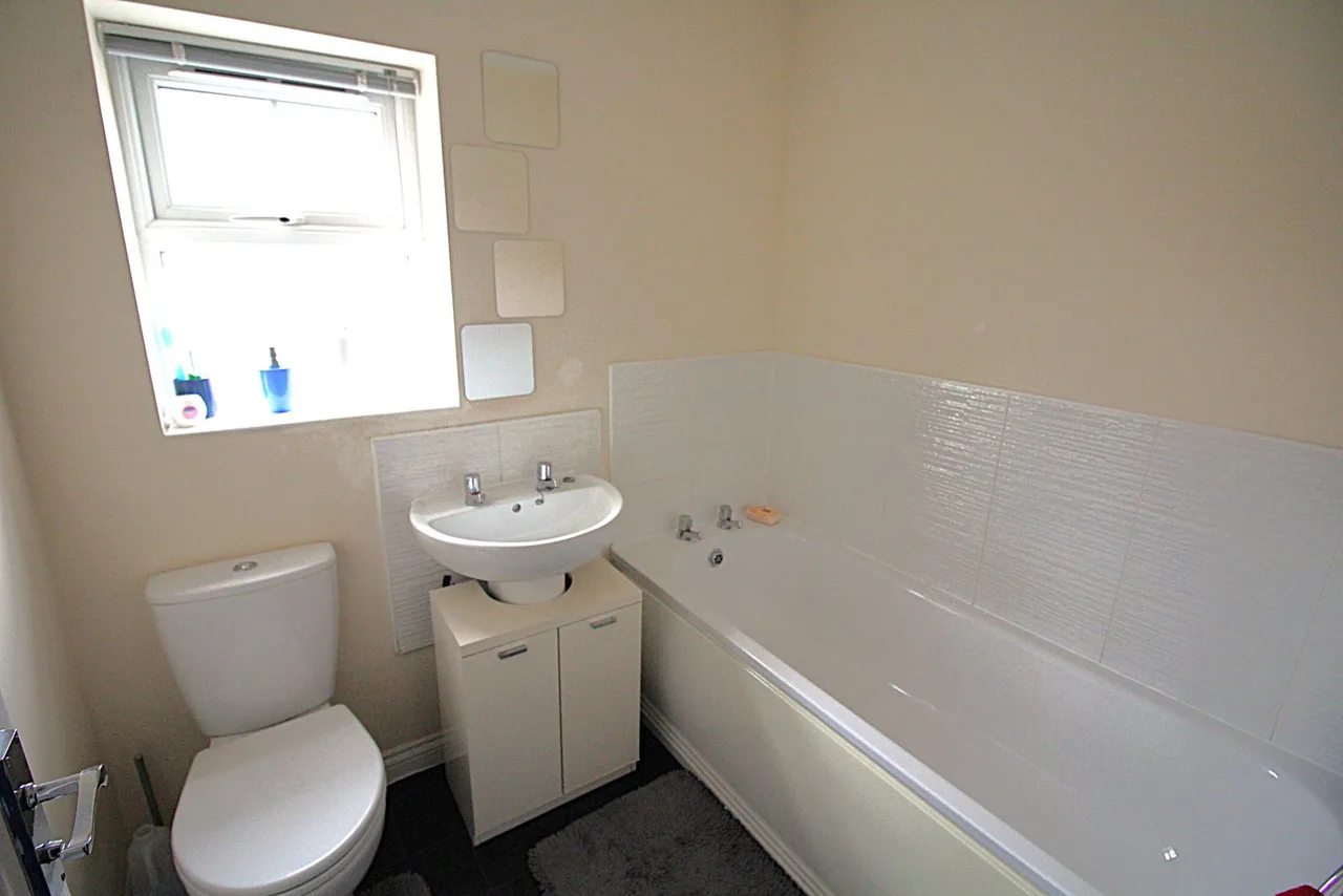 Cascade Way, Dudley, photo 7