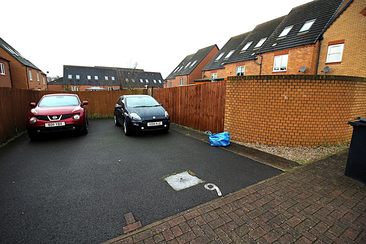 Cascade Way, Dudley, photo 9