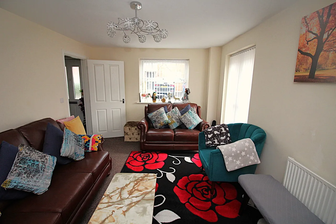 Cascade Way, Dudley, photo 12