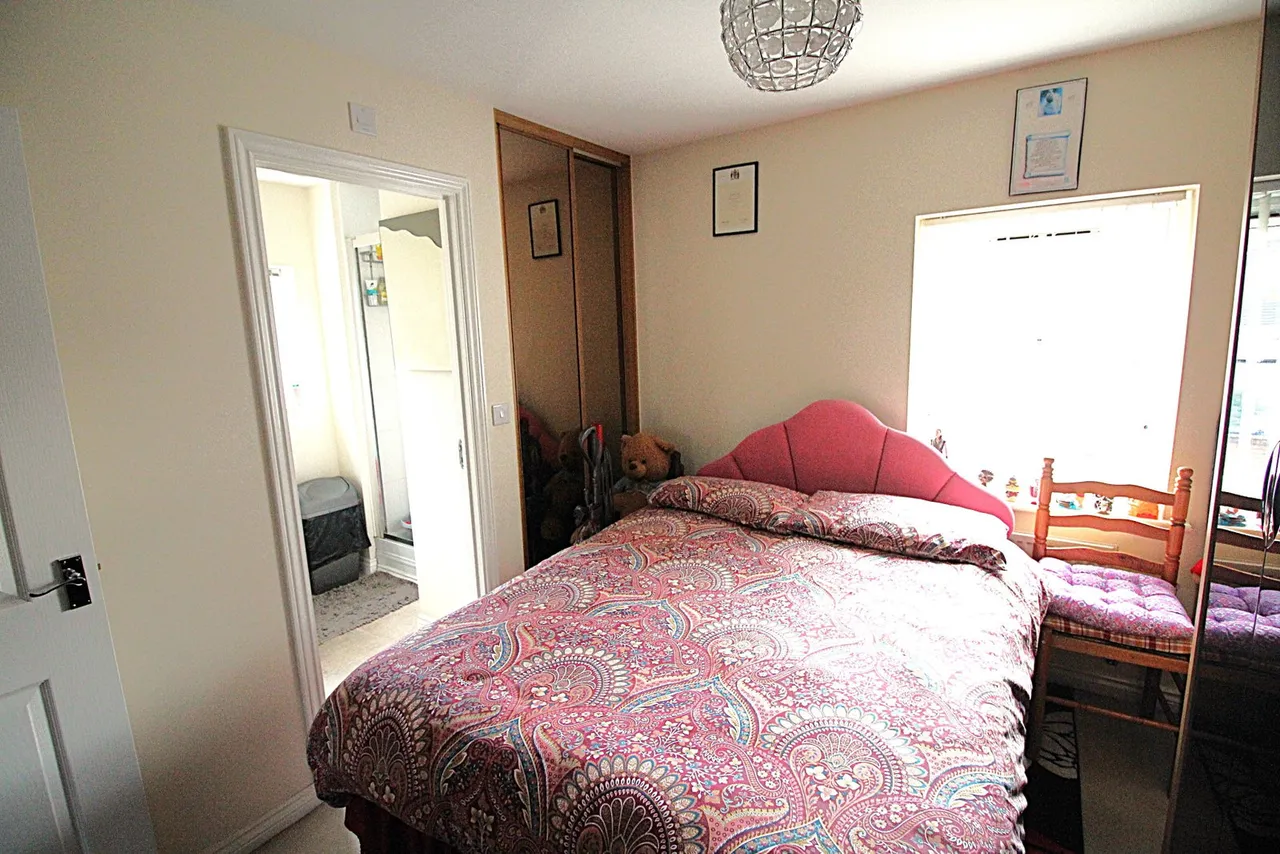 Cascade Way, Dudley, photo 4