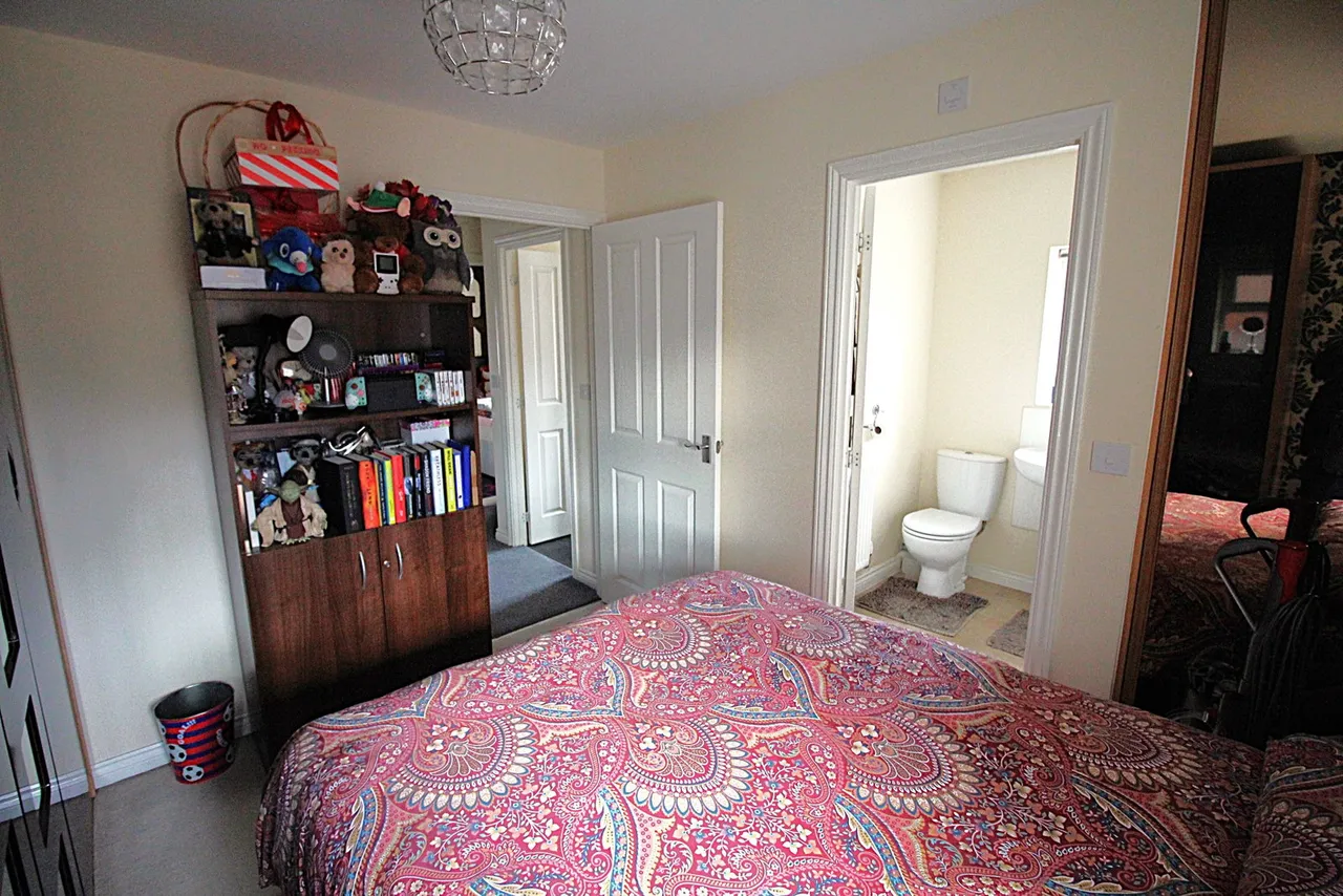 Cascade Way, Dudley, photo 14
