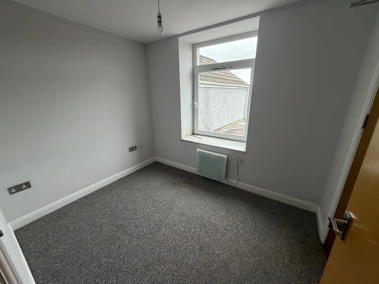 Neath Road, Swansea, SA6, photo 3