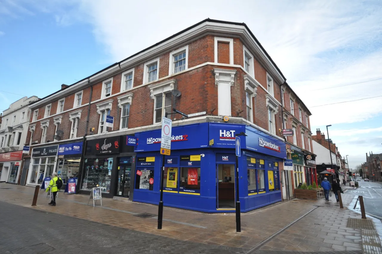 1 bed flat to rent, Station Street, Burton-on-Trent, DE14