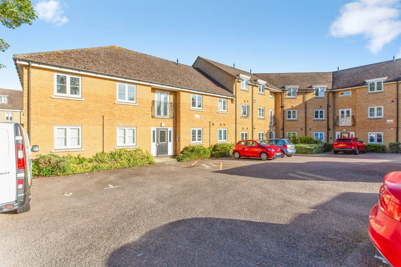 North Lodge Drive, Papworth Everard, CB23, photo 12
