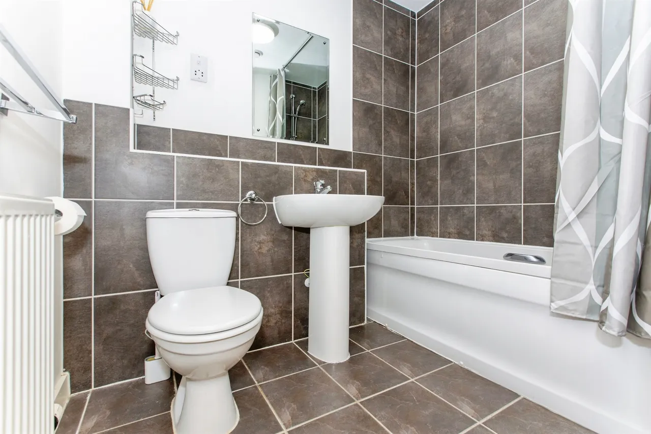 North Lodge Drive, Papworth Everard, CB23, photo 10