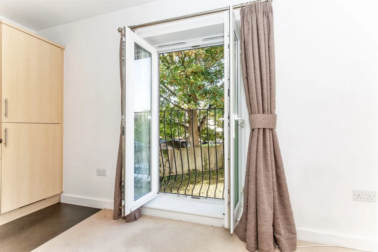 North Lodge Drive, Papworth Everard, CB23, photo 3