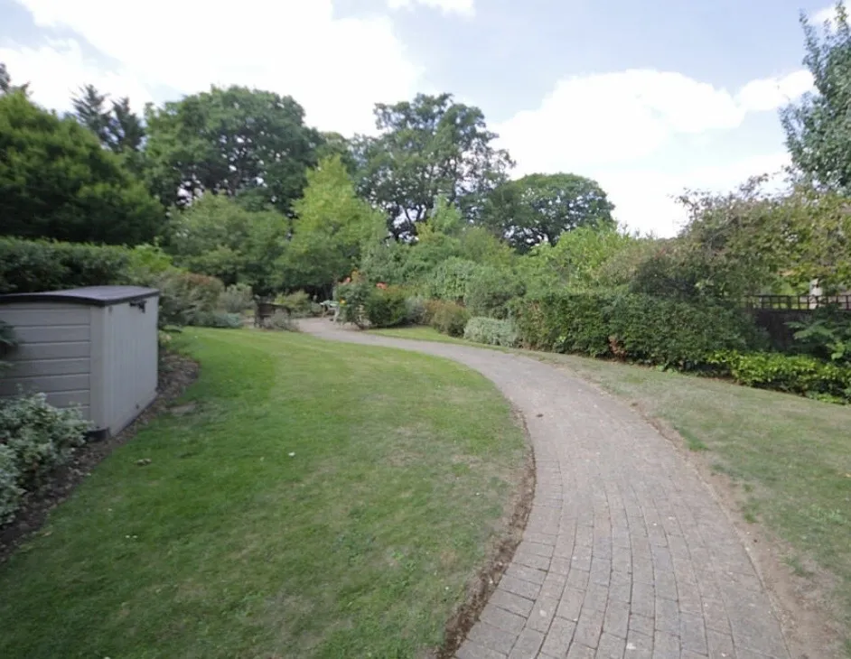 Winchmore Hill Road, N21, photo 11