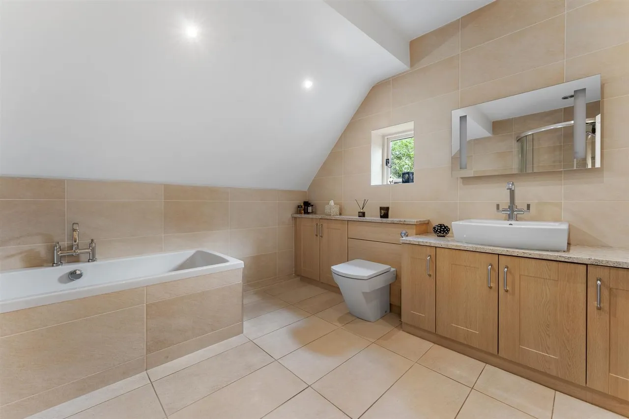 Woodford Lane, Newton, SK10, photo 12