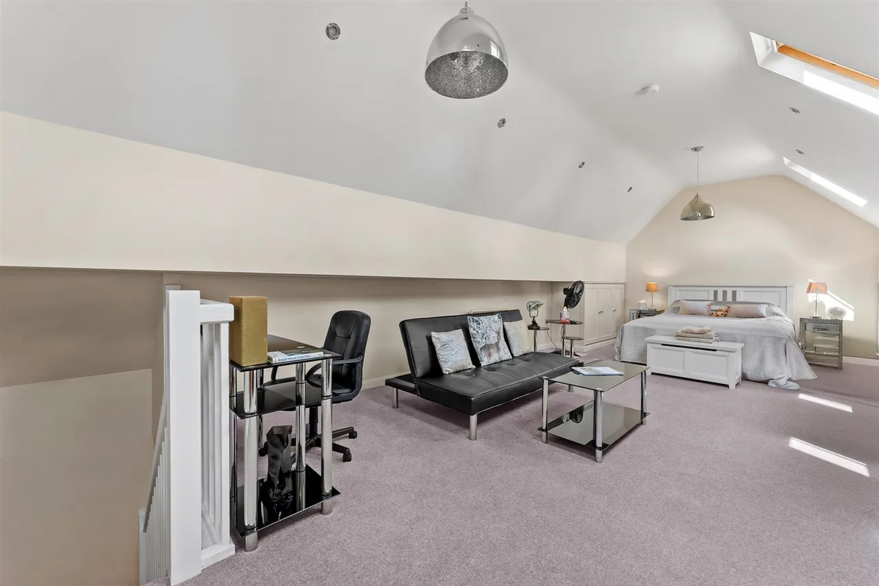 Woodford Lane, Newton, SK10, photo 23