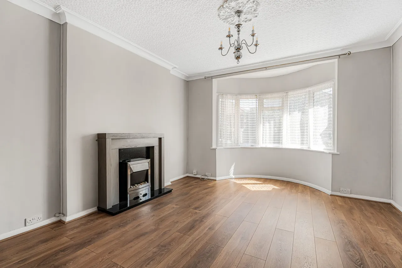 Vyner Road, London, W3, photo 10
