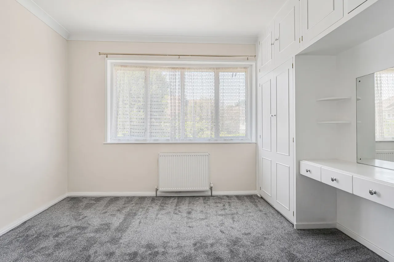 Vyner Road, London, W3, photo 17