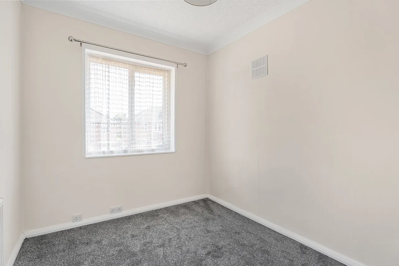Vyner Road, London, W3, photo 23