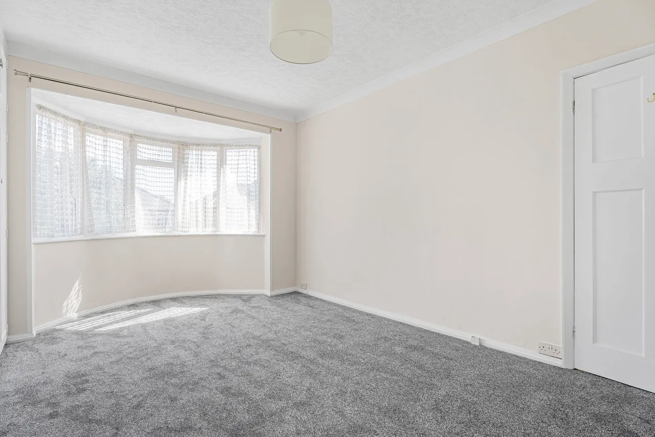 Vyner Road, London, W3, photo 25