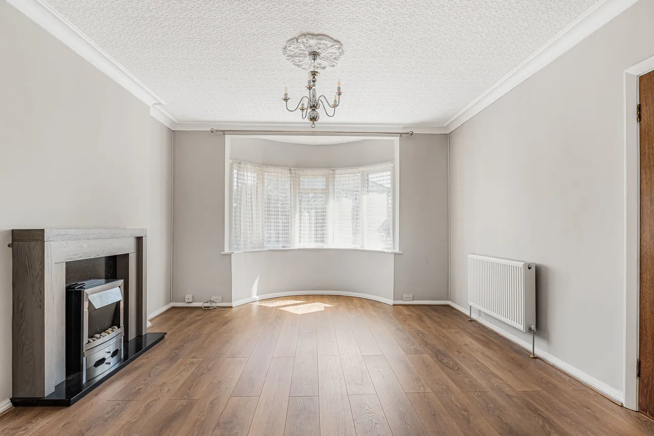 Vyner Road, London, W3, photo 11