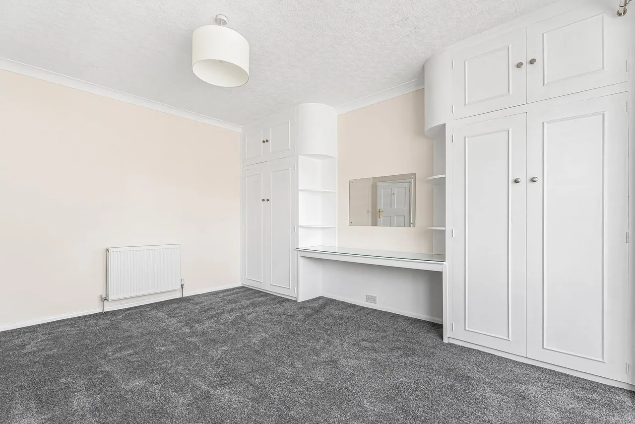 Vyner Road, London, W3, photo 24