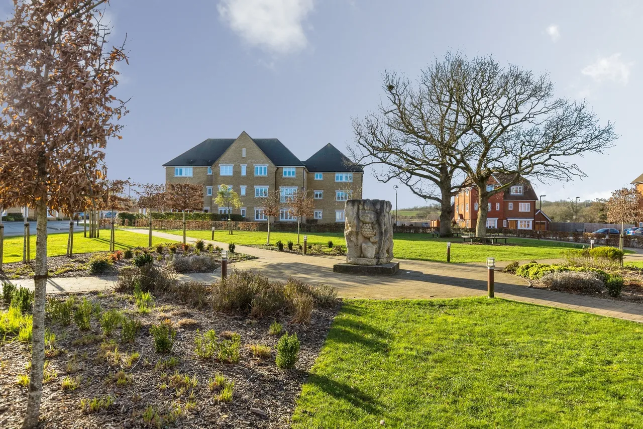 2 bed flat for sale, The Boulevard, Horsham, RH12