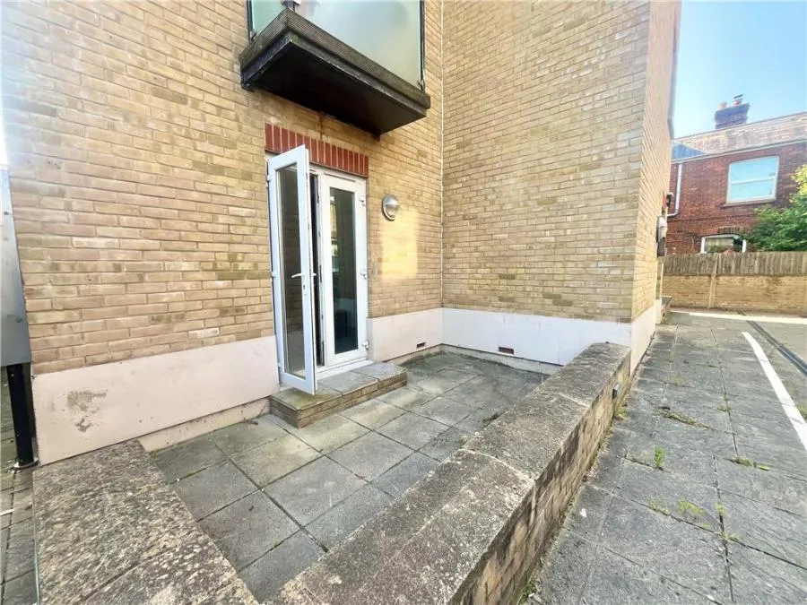 Drill Hall Road, Newport, PO30, photo 6