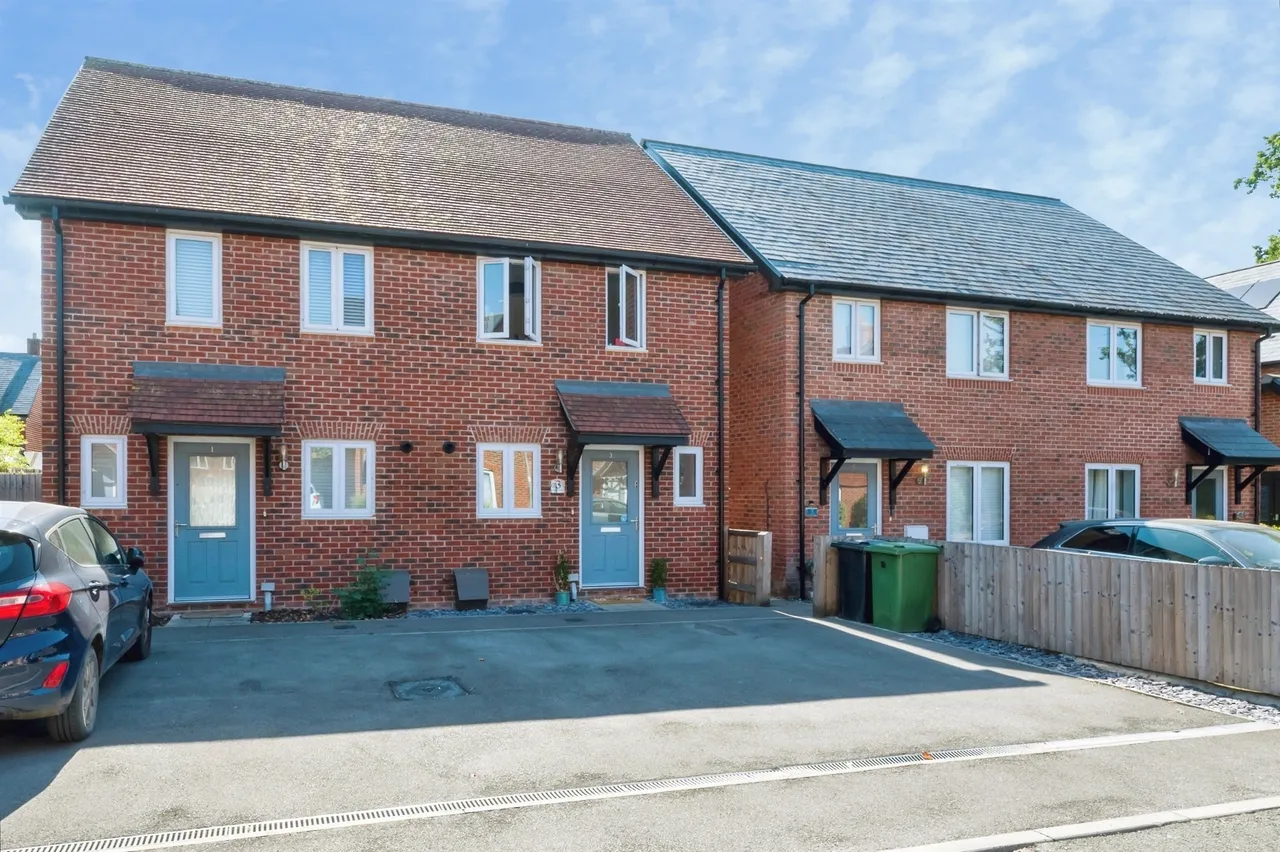 2 bed house for sale, Badgers Bolt, Colden Common, SO21
