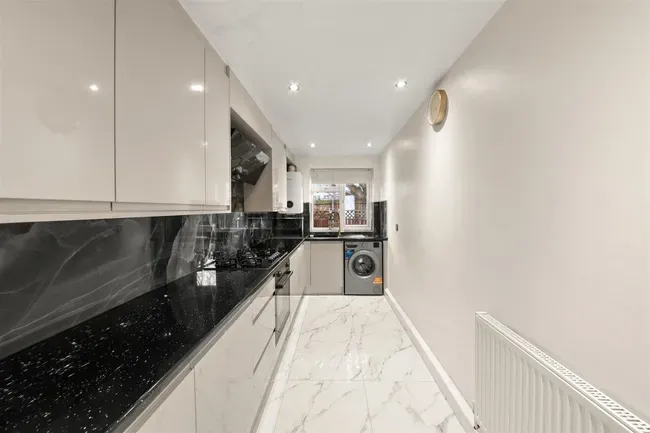 1 bed flat for sale — Burns Close, Hayes